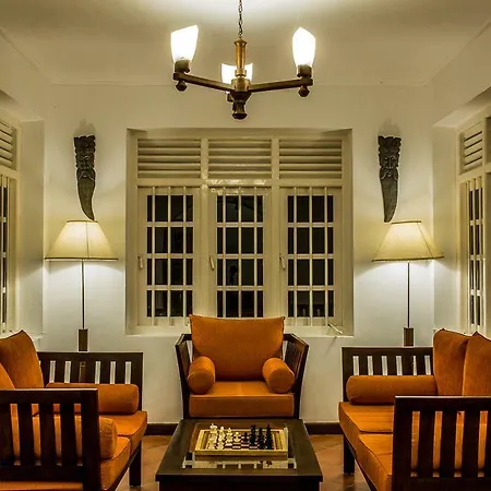 Clovefield Guest house 2*