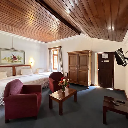Tea Bush Hotel 3*