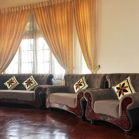 Chelthnam Hotel 2*