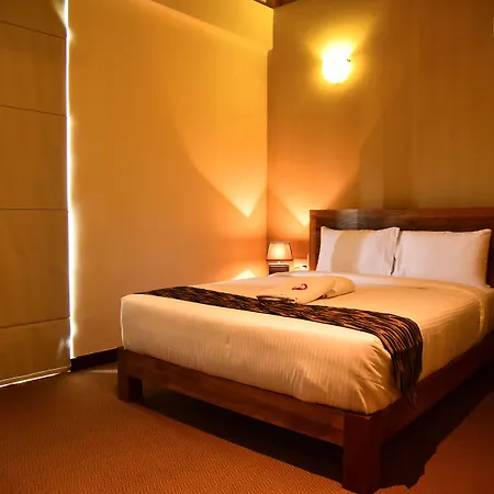 Emirates Luxury *