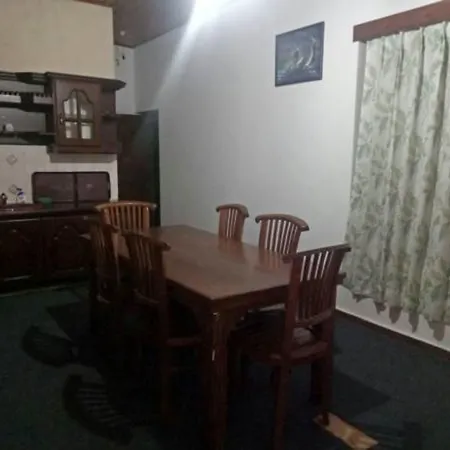 Hotel Royal Garden Nuwara Eliya