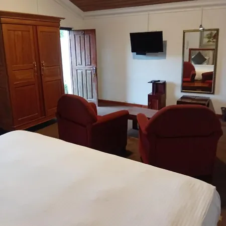 Hotel Tea Bush 3*