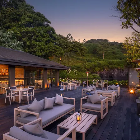 The Golden Ridge Hotel 5*