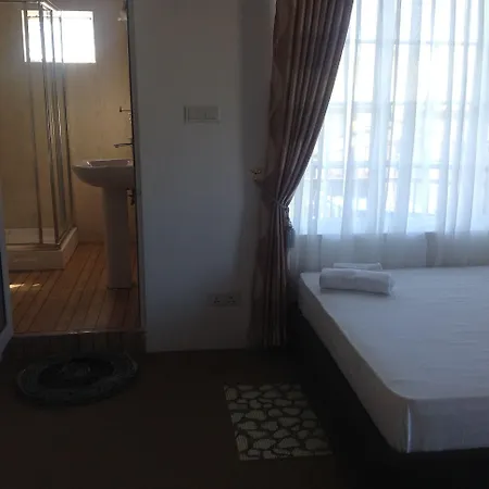 Inn The Fern 2*