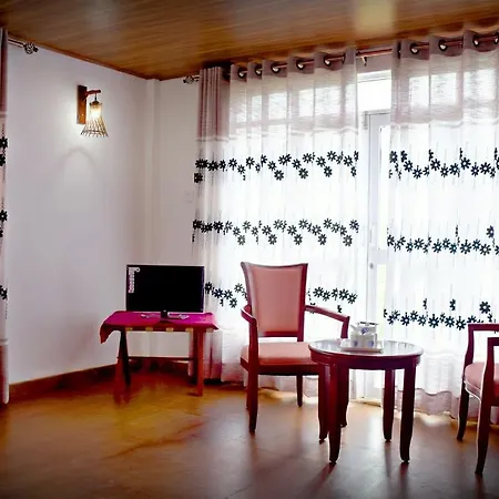 Aika White Bungalow Guest house 2*
