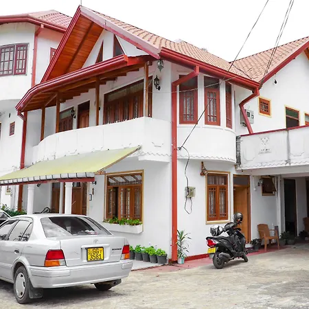 Inn Oviya Guest
