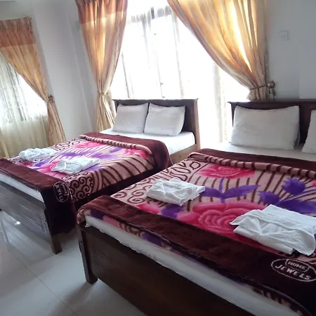Oviya Guest Inn