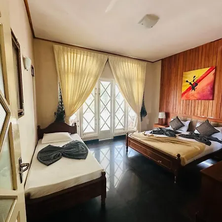 Maples Bed & Breakfast *