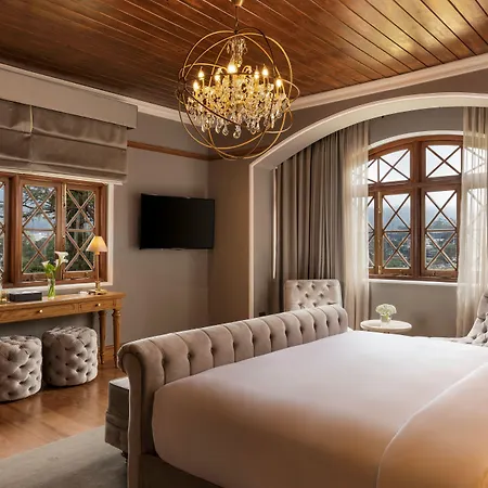 The Bellwood Manor