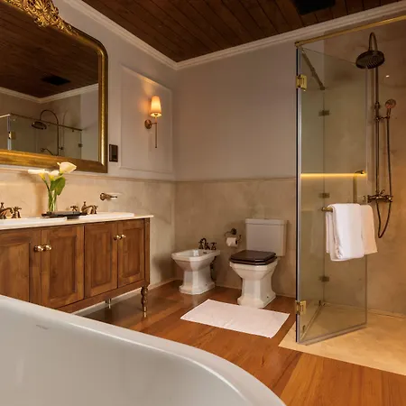 The Bellwood Manor Hotel
