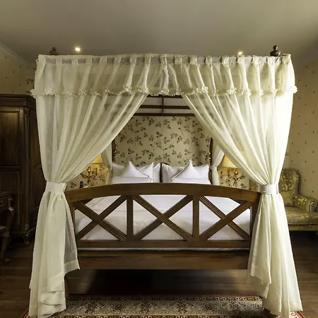 The Westbury Palace 5* Nuwara Eliya