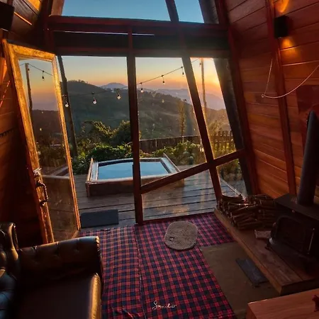 Skyridge Twilight Chalet *