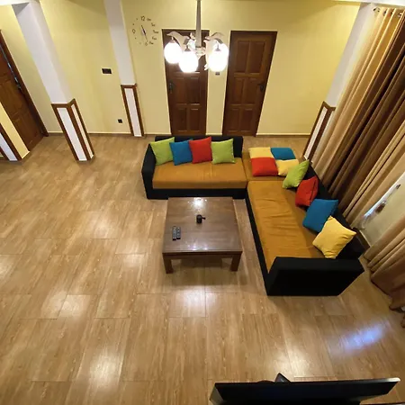 Summer Glow Guest - Nuwara Eliya