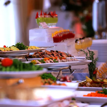 Araliya Red - Budget Friendly Hotel- Where Find Stunning 360 Panoramic View Of