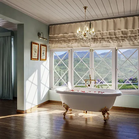 Hotel Uga Halloowella 5*