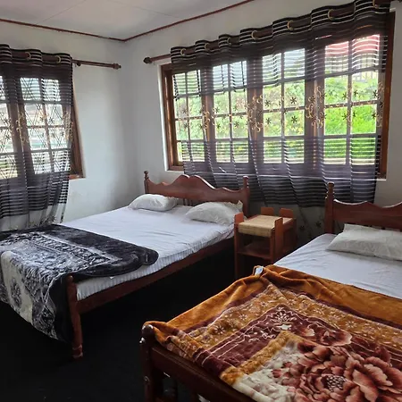 Le Grand Chateau Homestay Nuwara Eliya