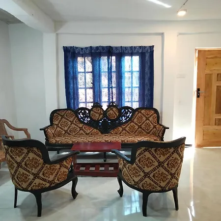 Rashini Mountain View Lodge *