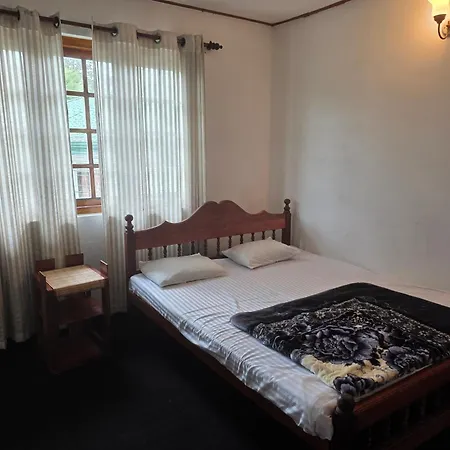 Le Grand Chateau Homestay Nuwara Eliya