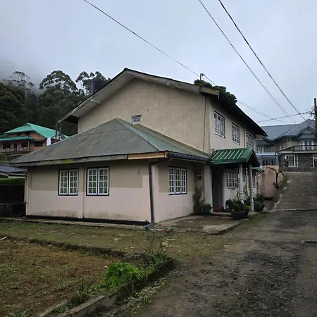 Le Grand Chateau Homestay Nuwara Eliya
