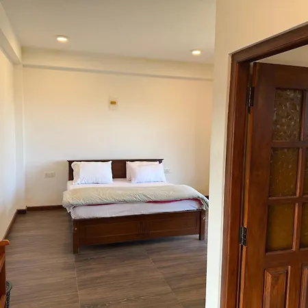 Sherwood Guest house 4*