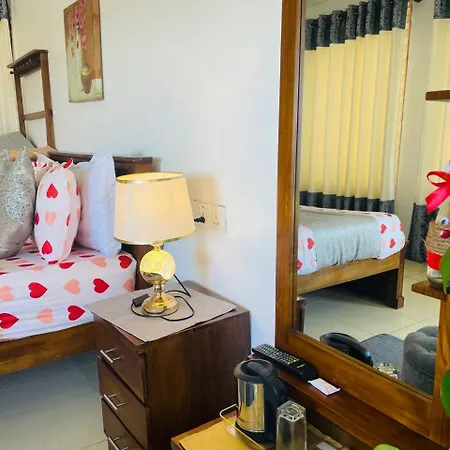 Golden King Guest Bed & Breakfast