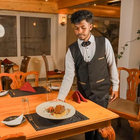 Queens Hotel Nuwara Eliya
