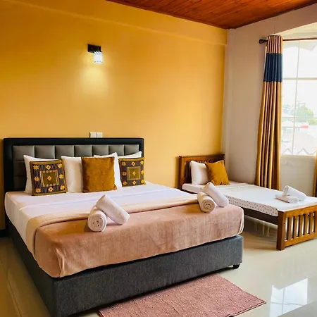 Moon Light Hotel 3*