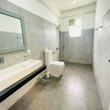 Queens Mount Glen Heights Hotel 2*