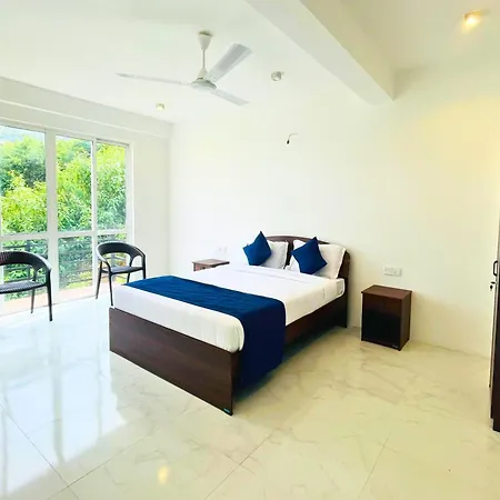 Queens Mount Glen Heights Hotel 2*