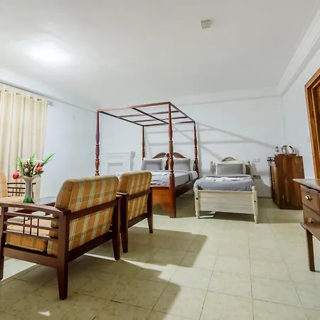 Hotel Oasis Hill 2*
