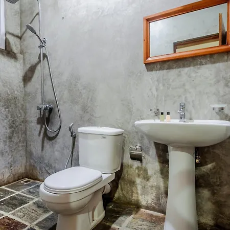 Oasis Hill Hotel 2*