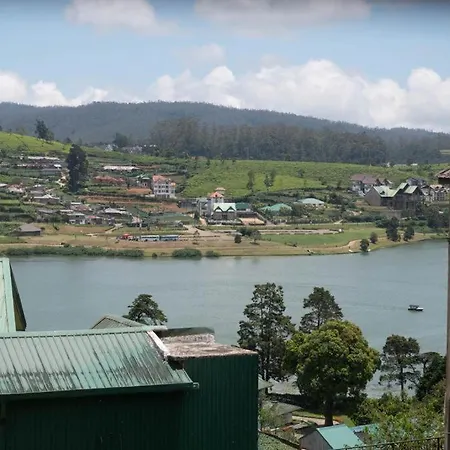 Grand Trillium View & Garden Retreat Family Friendly Stay, A Modern And Peaceful Escape In The Beautiful Surroundings Of Villa Nuwara Eliya