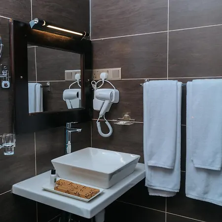 Hotel Grand Misty Hills *