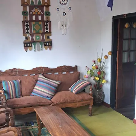 Redwood Guest house Nuwara Eliya