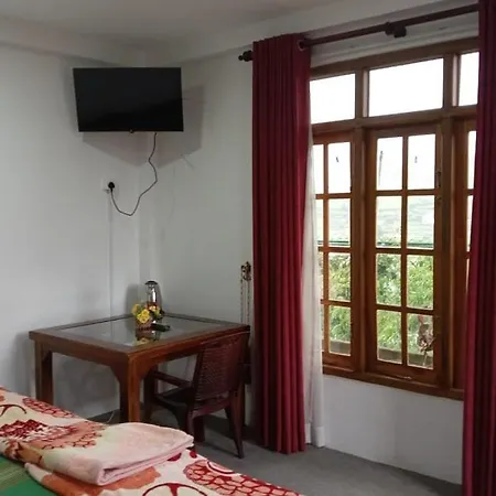 Hotel Creek View And Car Nuwara Eliya