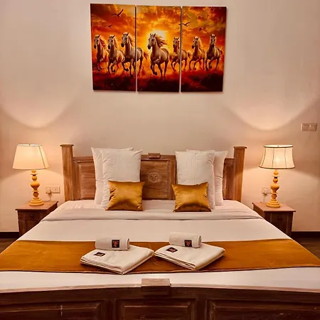 King Castle Front By Laksam 4*