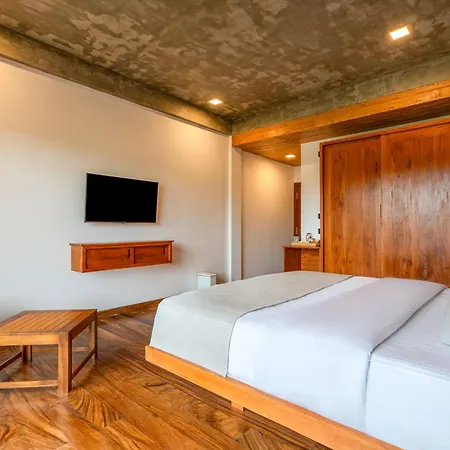 Southern Seven Hotel
