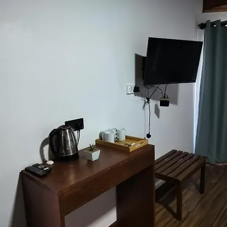 Ru & * Nuwara Eliya
