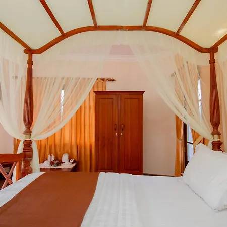 Ard Lui Hotel 4*