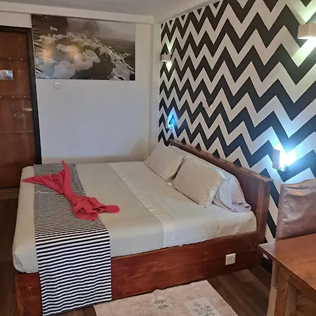 Redwood Bed & Breakfast *