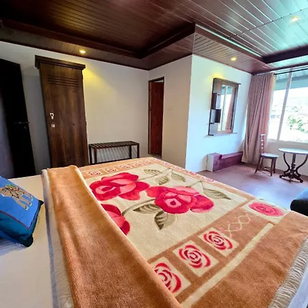 Sakura * Nuwara Eliya