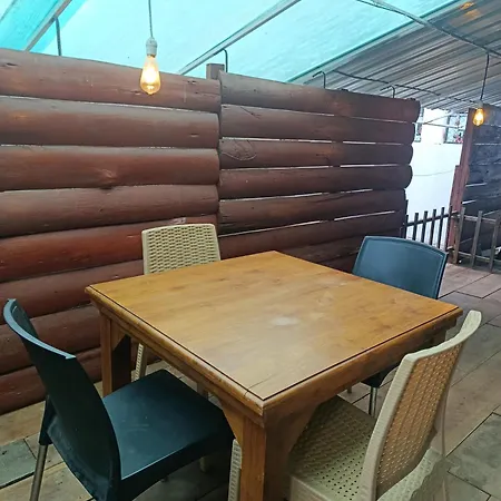Leoz Udeni * Nuwara Eliya