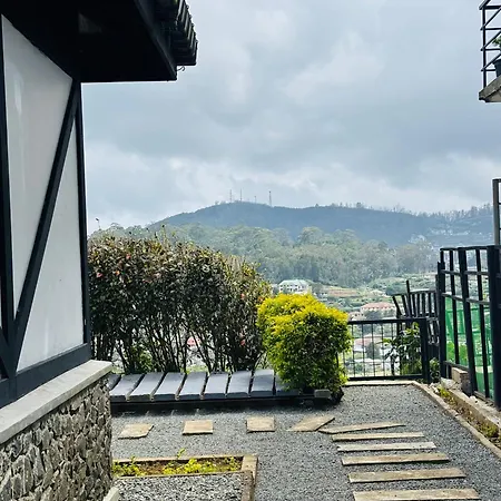 26 Loversleap Country house *