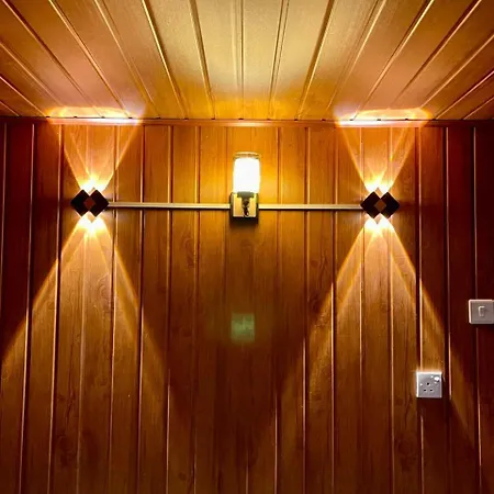 Brown - Chalet Nuwara Eliya