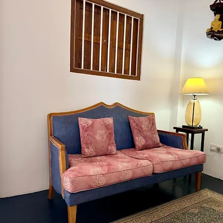 Dutch Nuwaraeliya Guest house *