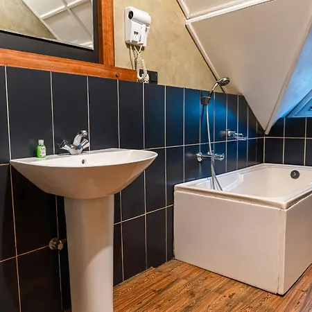 The Cottage Ambewela - Discover Horton Plains & Ella Train Journey