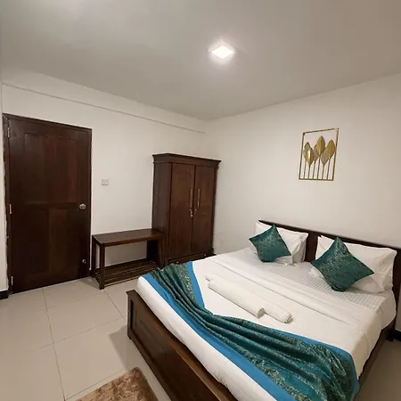 Golden Lion Luxury Residency Apartment *