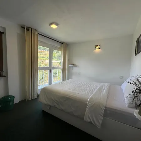 The Nuwaraeliya * Nuwara Eliya