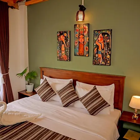 The Mount View Single Tree Hotel *