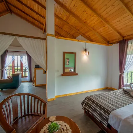 The Mount View Single Tree Hotel *